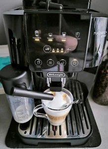De Longhi Magnifica Start, 6 Monate alt. Kaffeevollautomat - Bild 1 von 4