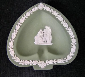 Vintage Wedgwood Green Jasperware Ashtray Spade Shaped - Picture 1 of 2