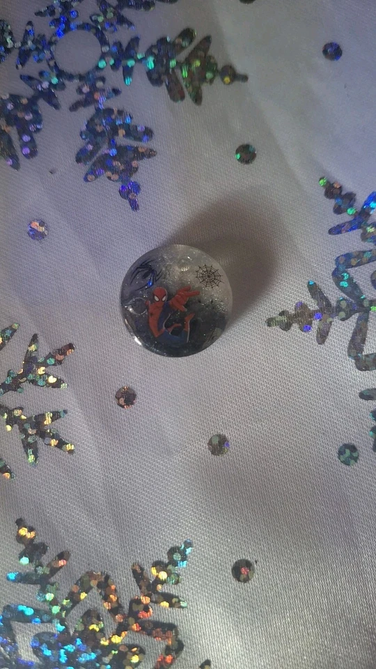 Etiqueta de resina perro mini Spiderman Foto 1 de 1