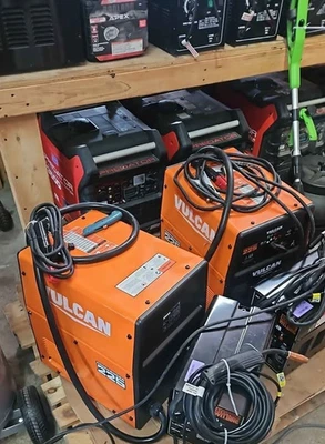 VULCAN Commander Stick 工业焊机 225A 交流电 / 150A 直流 230 伏输入 — 第 1/3 张图片