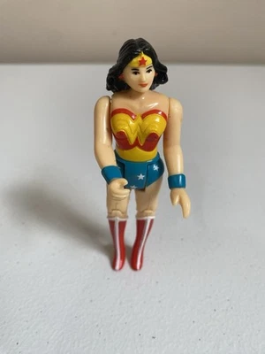 Figura de acción de colección Wonder Woman DC Comics Super Heroes 1989 Toy Biz Foto 1 de 4