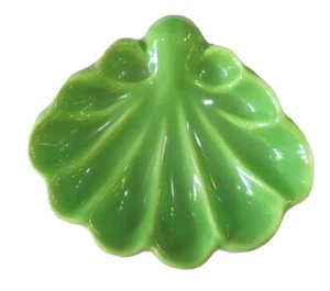 VINTAGE LIME GREEN CERAMIC SOAP/TRINKET DISH SHELL VOHANN  BEACH DECOR USA MCM - Picture 1 of 10