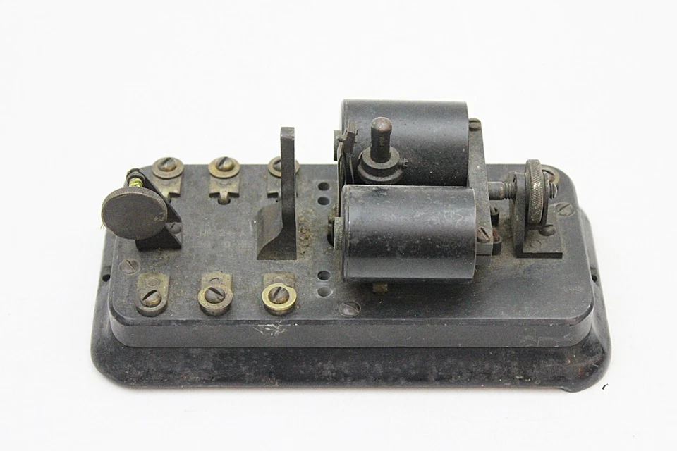 2 Vintage Western Electric Sounders No.21 A 100 Ohms Cast Base Brass Parts - Image 1 of 4