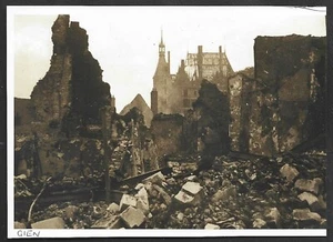 2010 -- JUIN 1940 . DANS LES RUINES DE GIEN . 3W947 - Foto 1 di 1