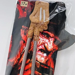 PALILLOS GUANTES FREDDY KRUEGER Pesadilla en Elm Street Exclusivos de LootCrate NUEVO - Imagen 1 de 12