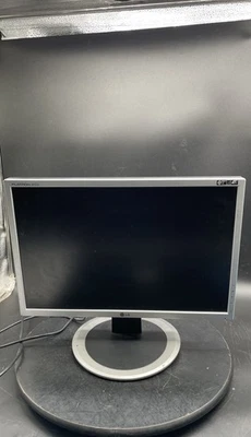 LG Flatron L194WT 19" LCD Widescreen Computer Monitor VGA DVI Display Screen - image 1 of 4