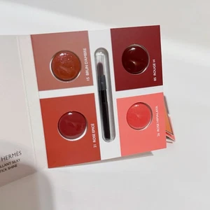 Lápiz labial sedoso Hermes Rouge brillo color transparente muestra ~ 4 colores: 85, 26, 15, 21 - Imagen 1 de 3