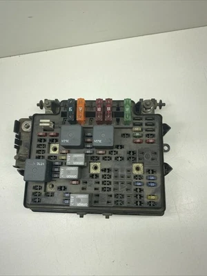 OEM 2000-2006 Silverado GMC Yukon 4.8 5.3 6.0L Fusebox Relay Module | Tested ✅ - Image 1 of 4