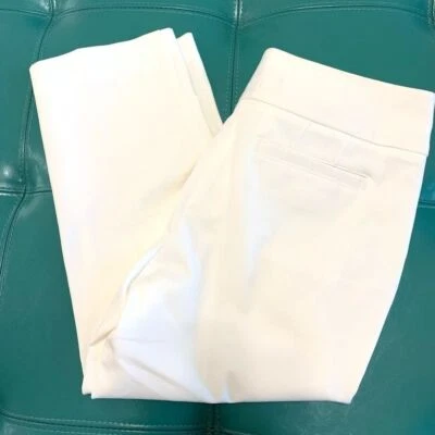 NOVO! CALÇA CAPRI BRANCA CLÁSSICA LAURA ASHLEY - Imagem 1 de 4