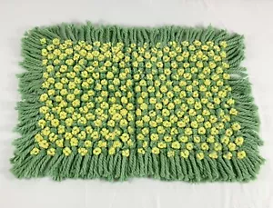 VTG Small Retro Handmade Soft Yarn Accent Throw Rug With Fringe Green and Yellow - Picture 1 of 4