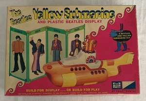 MPC THE BEATLES YELLOW U-BOOT MODELLBAUSATZ 1968 GEBAUT UND BEMALT PROJEKT - Bild 1 von 12