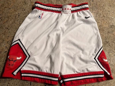 Chicago Bulls Nike Men's NBA White Swingman Basketball Shorts Dry-fit - Image 1 of 4