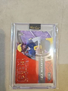 JJ McCARTHY 16/25 sealed 2023 Wild Card QB1 On The Clock Laser RC - Vikings MINT - Bild 1 von 1