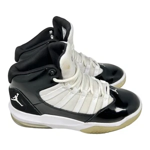 Jordan Max Aura Kinder Sneaker Schwarz Weiß EUR 37,5 AQ9214-011 - Picture 1 of 3