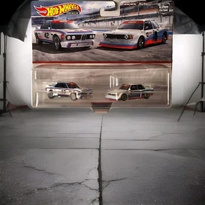 Hot Wheels Premium Car Culture 2 Pack 1:64 1973 BMW 3.0 CSL AUTO DA CORSA 320 GRUPPO 5 - Foto 1 di 3