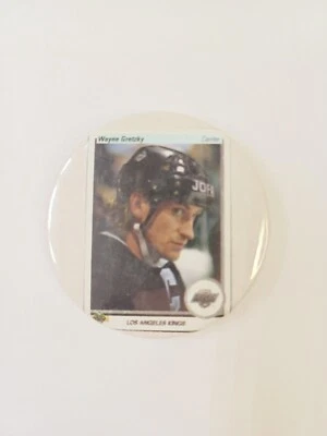 Pin de botón Wayne Gretzky cubierta superior tarjeta foto NHL Kings hockey Foto 1 de 4