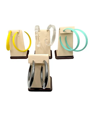 Juego de 4 coloridos pendientes de aro de acrílico - amarillo, transparente, gris, verde azulado Foto 1 de 4