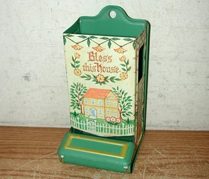 VINTAGE JASCO BENEDISCI QUESTA CASA LATTA METALLO FIAMMIFERI SCATOLA DISPENSER SUPPORTO DA PARETE - Foto 1 di 9