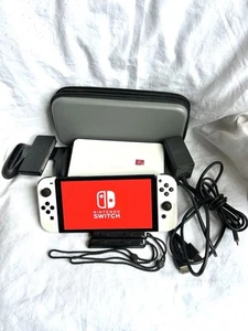 Consola Portátil Nintendo Switch Modelo OLED HEG-001 64GB Blanca + Estuche, 128GB SD - Imagen 1 de 11