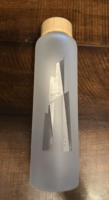 Botella de agua de vidrio transparente Summit One Vanderbilt New York 18 oz - nueva sin caja Foto 1 de 4