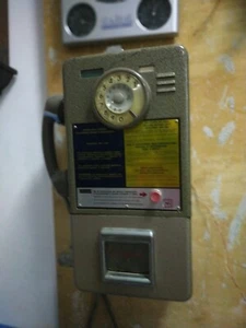 TELEFONO A GETTONI SIP - URMET - 1972 - OTTIME CONDIZIONI Funzionante - Foto 1 di 5