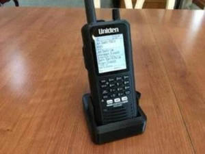 Uchwyt stojaka na biurko do skanera patrolowego Uniden Bearcat BCD436HP i BCD325P2 - Zdjęcie 1 z 9