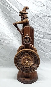 Woodland Clock Co. de colección madera encantada tallada a mano Frontiersman Cowboy Works - Imagen 1 de 15