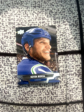 2013-14 Upper Deck Series 2 Kevin Bieksa Canucks Defence - 1 Card