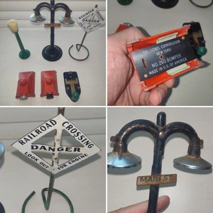 Assortment of Vintage (LIONEL) Track-Side Accessories - Picture 1 of 19