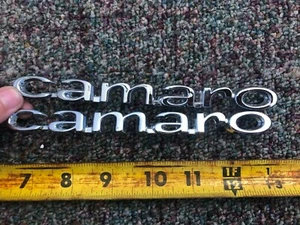 Original oem 1967-68 Camaro Emblems 67 68 Pair - Imagen 1 de 2