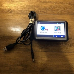 GENUINE Nuvi 260w Garmin And USB Cable Bundle - Picture 1 of 6