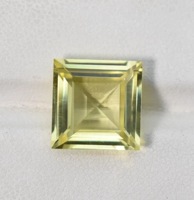 Ceylon Yellow Sapphire: Square Cut Loose Gemstone 12 mm Lab Corundum Gemstone - Image 1 of 4