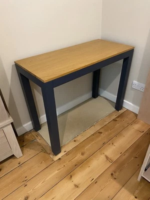 The Cotswold Company, Chalford Range Desk. Oak Veneer And Meat Legs. - Image 1 of 3