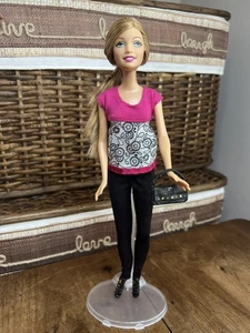Barbie 2010er Erdbeerblonde Sommerpuppe - Benbable Knie - Bild 1 von 5