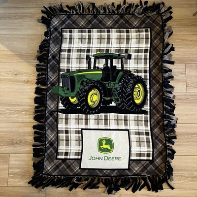 Cobertor de lã John Deere 49x35” marrom verde amarelo trator decoração fazenda - Imagem 1 de 4
