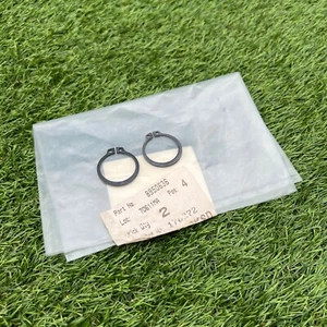 NOS Genuine SAAB Classic NG 900 9000 OG 9-3 CV Joint Inner Circlip x2 8950636 - Picture 1 of 3
