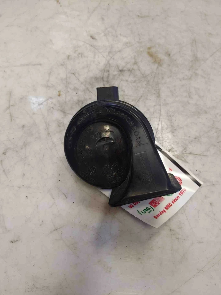 2011 2012 BMW 740i 740Li 750i 750Li Horn Low Note OEM 61337293828 - Image 1 of 1