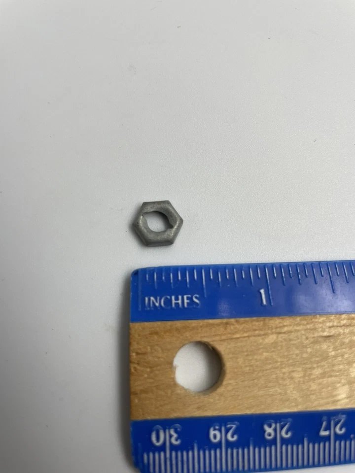 Tuerca de bloqueo NOS Lawn-Boy OEM 608027 Foto 1 de 1