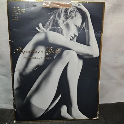 Top Victoria's Secret Signature dorado ultra transparente control desnudo pequeño Foto 1 de 4