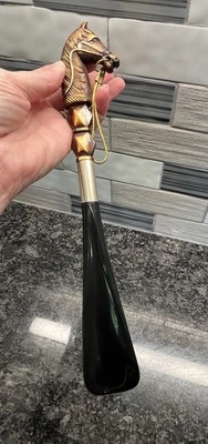 Riendas de cabeza de caballo ecuestre de colección cuerno de zapato tallado plástico acrílico MCM decoración Foto 1 de 4