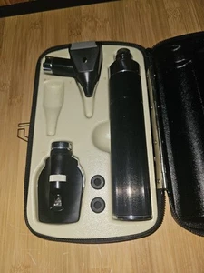 Welch Allyn 3.5v Set with Otoscope and Handle - Picture 1 of 4