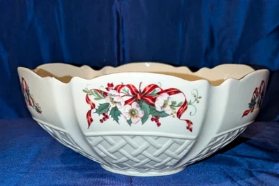 Vintage Belleek Bowl Christmas Winter Rose #2237 - Image 1 of 4
