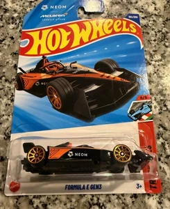 New for 2025 Hot Wheels FORMULA E GEN3 Black/Orange-Track Aces #4/5! - Picture 1 of 1