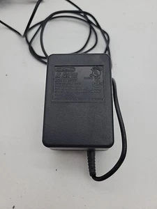Vintage Genuine OEM Nintendo SNES Power Supply Charger Cord SNS-002 - Picture 1 of 3