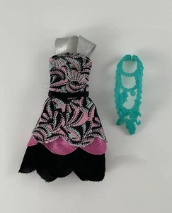 MONSTER HIGH Lagoona Blue Frights Camera Action Dress and Necklace - Picture 1 of 4