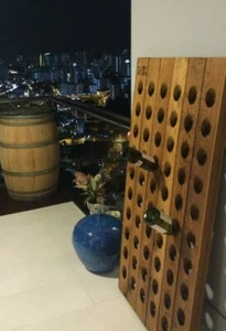 Champagner Rüttelbrett + edle Prägung handlasiert "Farblos" / Eiche Weinregal - Bild 1 von 12