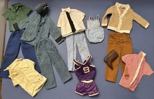 Lotto misto vintage 16 Ken bambola "Barbie" vestiti camicie cappotti maglione pantaloni borsa tuta - Foto 1 di 18