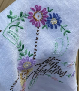 White Embroidered Cross Stitch Flowers Crocheted Linen Tablecloth 48x50 Square - Picture 1 of 6