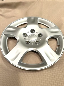 KT Silver 16" Universal Hubcap KT-942 Silver - Picture 1 of 6