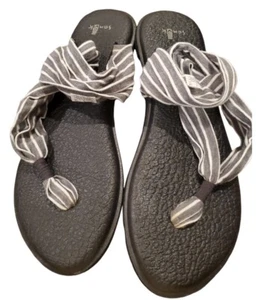 Sandalias para mujer blancas y negras SANUK yoga envolventes al tobillo zapatos talla 8 - Imagen 1 de 3